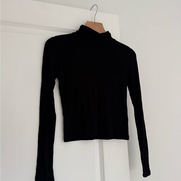 Zara women’s black long sleeve cropped stretchy turtleneck shirt top size small - Picture 2 of 3
